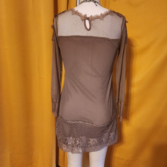 Lacy Dress - Picture 3 of 4